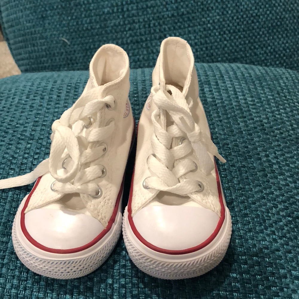 White Toddler Converse Size 5
